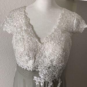 Women’s Ivory Lace Top Chiffon V-Neck with Cap Sleeves Dress Size 18W NWT